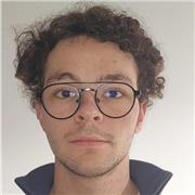 Tuteur pour l'aide aux devoirs mais aussi pour expliquer les notions qui sont vues en classe. Approfondissement possible